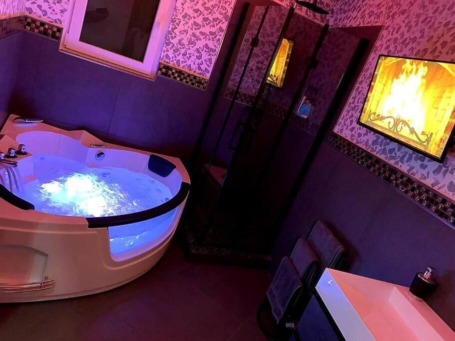 Luxus Loft Whirlpool Designer Kueche Bad *