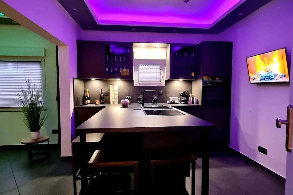 Luxus Loft Whirlpool Designer Kueche Bad Apartment *