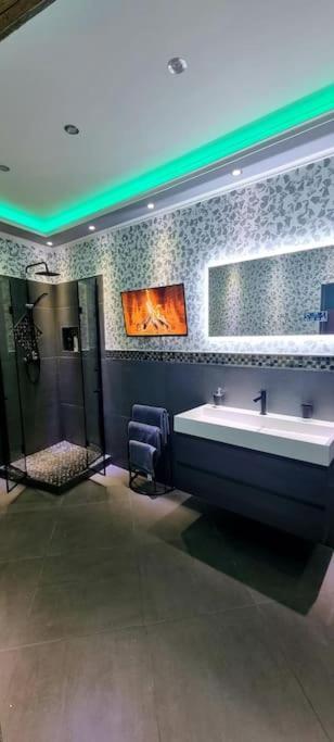 Luxus Loft Whirlpool Designer Kueche Bad Apartment
