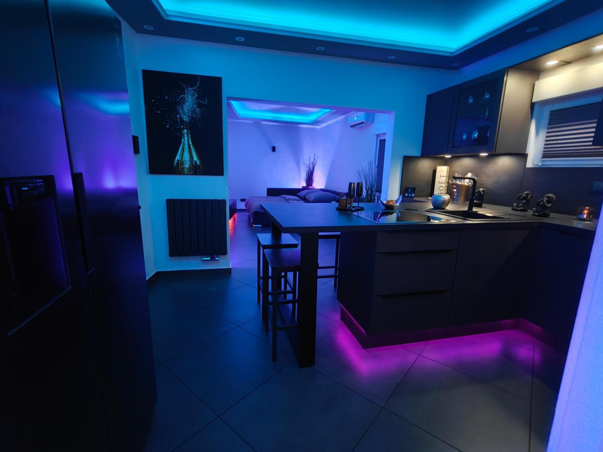 Luxus Loft Whirlpool Designer Kueche Bad *